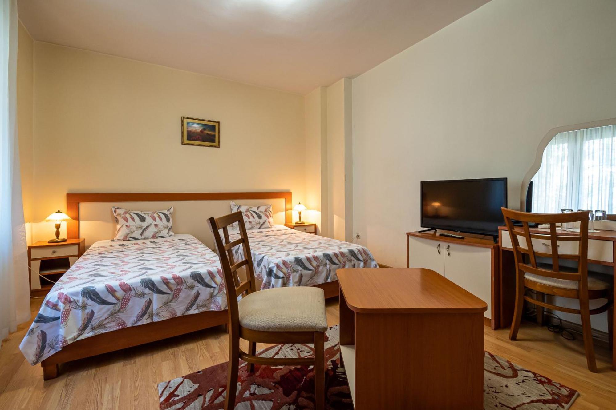 Primavera 1 Hotel วาซาร์จิค ภายนอก รูปภาพ