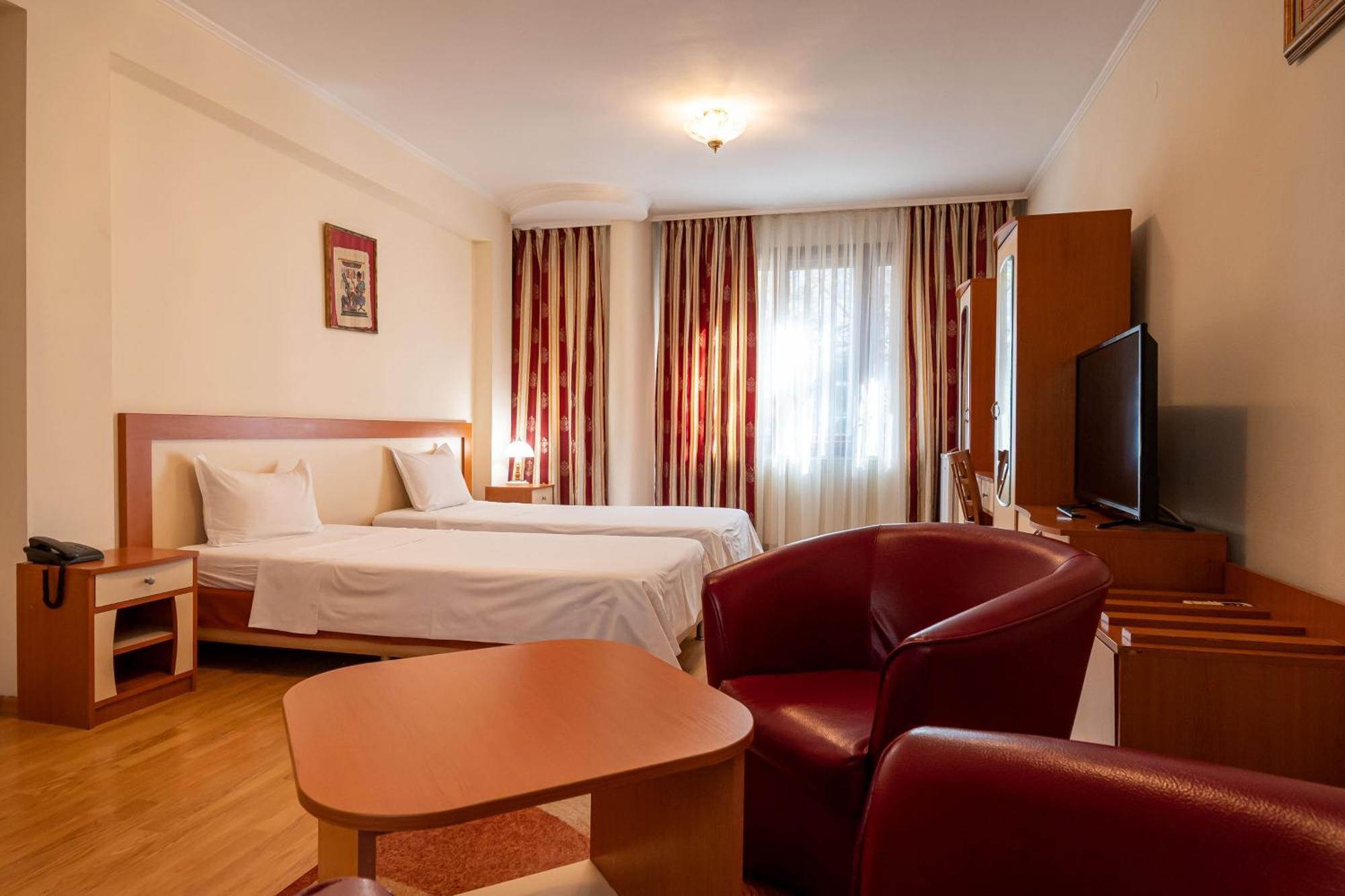 Primavera 1 Hotel วาซาร์จิค ภายนอก รูปภาพ